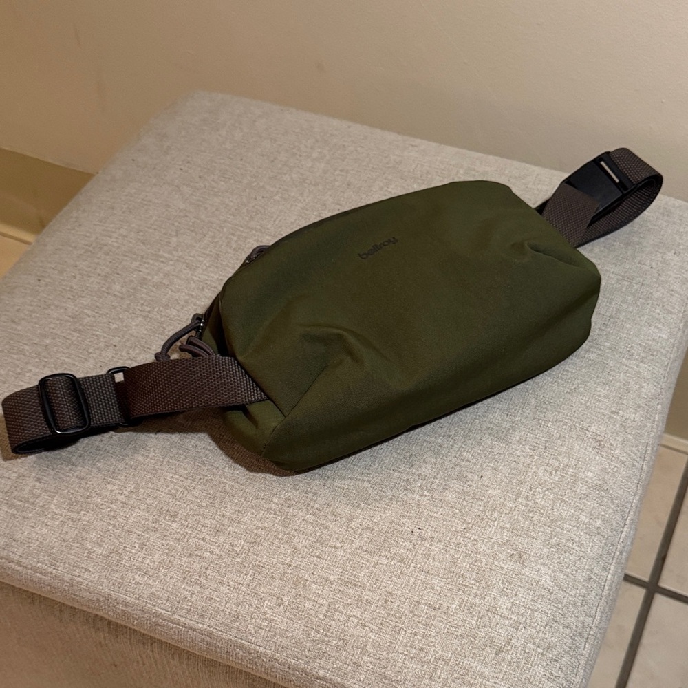 Bellroy Olive Venture Hip Pack 2.5 L Sling Bag